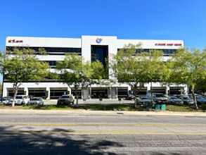 1588 Corporate Center Dr, Monterey Park, CA à louer Photo de l’immeuble– Image 1 sur 8