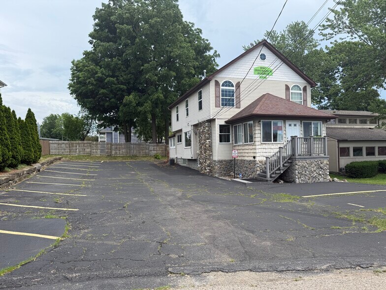 1711 Cass Lake Rd, Keego Harbor, MI à vendre - Photo de l’immeuble – Image 2 sur 34