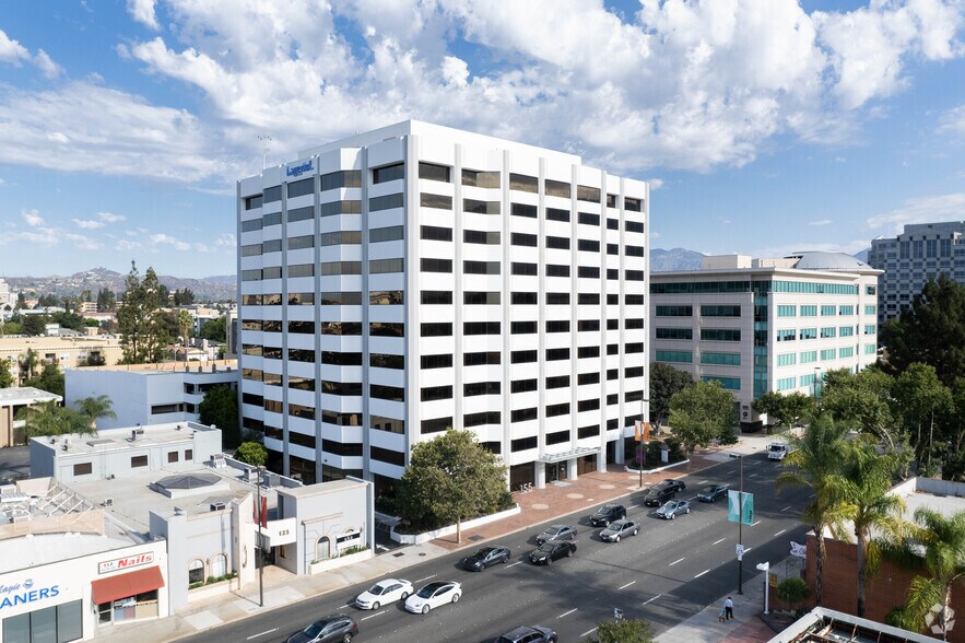 155 N Lake Ave, Pasadena, CA à louer - Photo principale – Image 1 sur 32