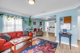 563 49th St S, Saint Petersburg, FL à louer Photo intérieure– Image 1 sur 6