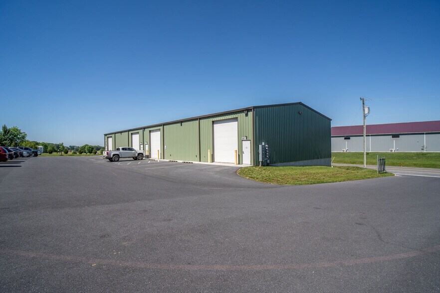 1571 Pleasants Dr, Mount Crawford, VA à louer - Photo de l’immeuble – Image 2 sur 24