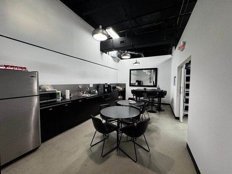 167 NE 26th St, Miami, FL à louer - Photo de l’immeuble – Image 3 sur 14