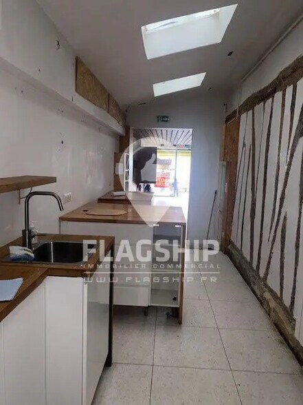 Local commercial dans Paris à louer - Photo de l’immeuble – Image 3 sur 9