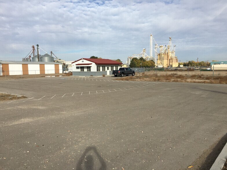 614 Simplot Blvd, Caldwell, ID à louer - Photo de l’immeuble – Image 3 sur 3