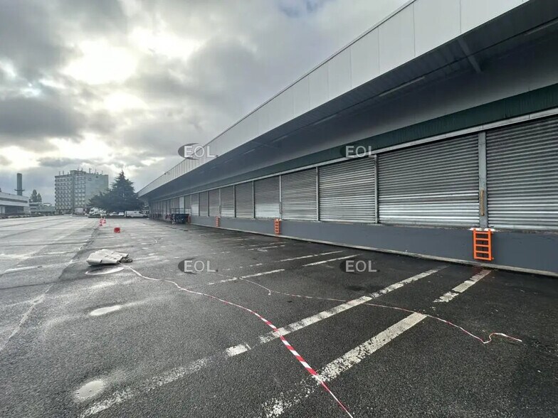 Industriel/Logistique dans Aulnay-sous-Bois à louer - Photo de l’immeuble – Image 3 sur 11