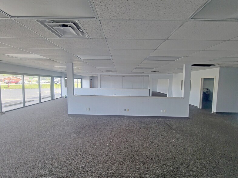 1830-1832 Vaughn Rd, Wood River, IL à louer - Photo de l’immeuble – Image 3 sur 4