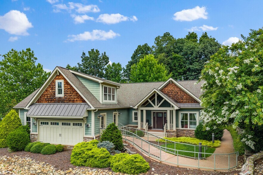 798 Dogwood Rd, Asheville, NC à vendre - Photo de l’immeuble – Image 3 sur 7