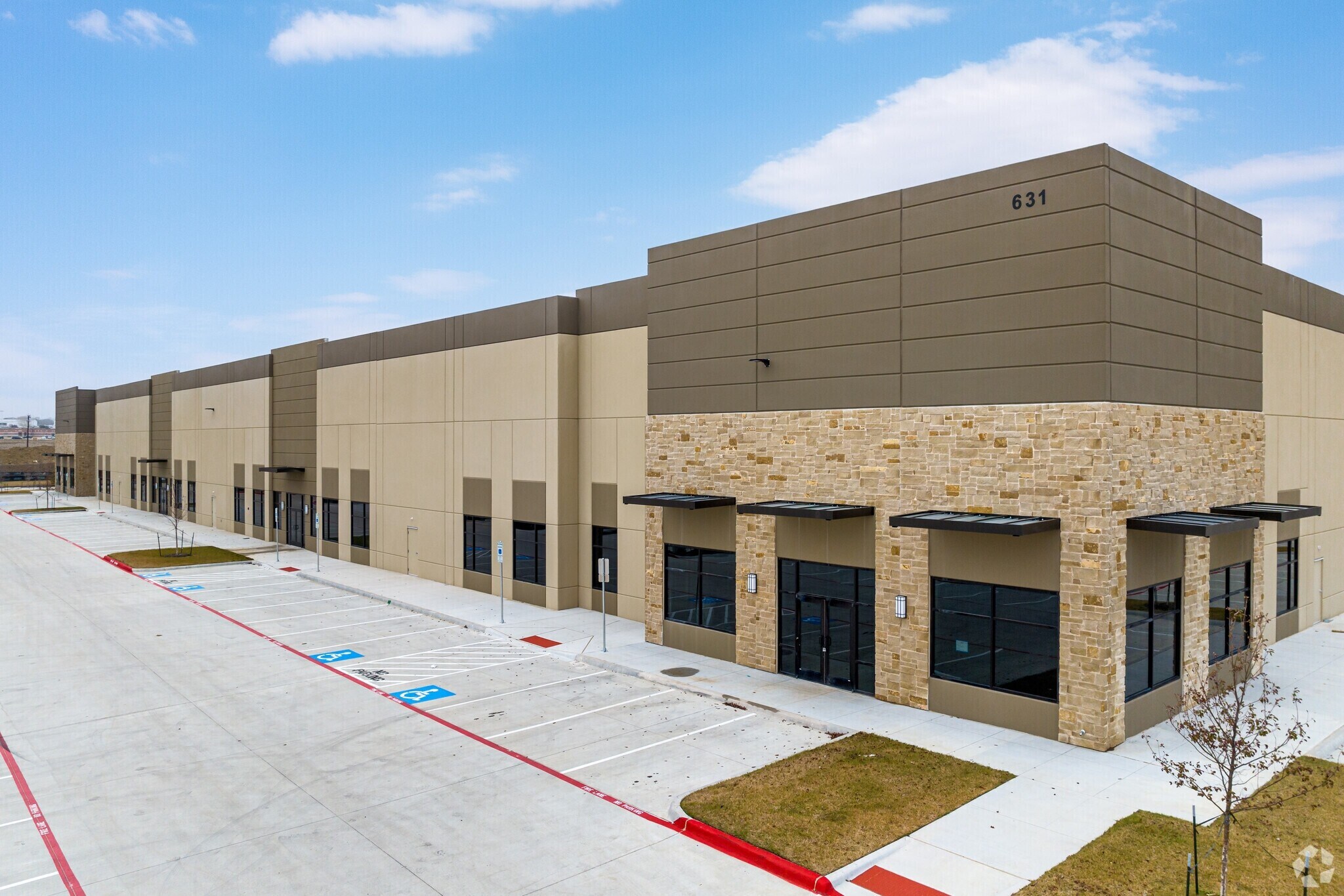 631 Industry Way, Prosper, TX à louer Photo intérieure– Image 1 sur 16