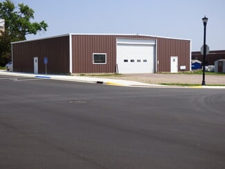 Plus de détails pour 111 2nd St, Winthrop, MN - Industriel/Logistique à vendre