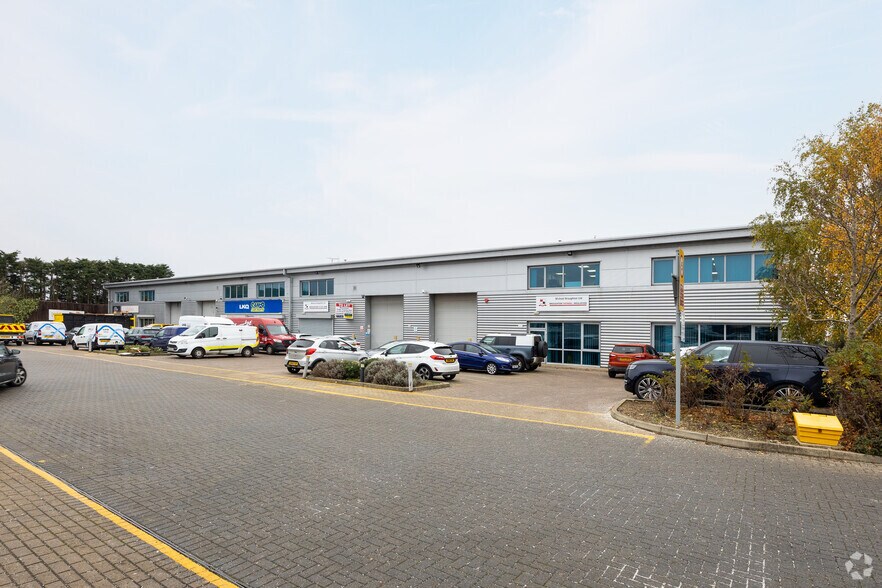 Ashton Rd, Romford à louer - Photo de l’immeuble – Image 2 sur 2