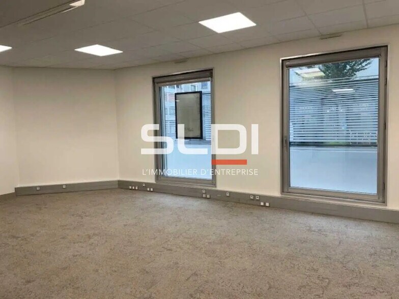 Local commercial dans Lyon à vendre - Photo de l’immeuble – Image 2 sur 8
