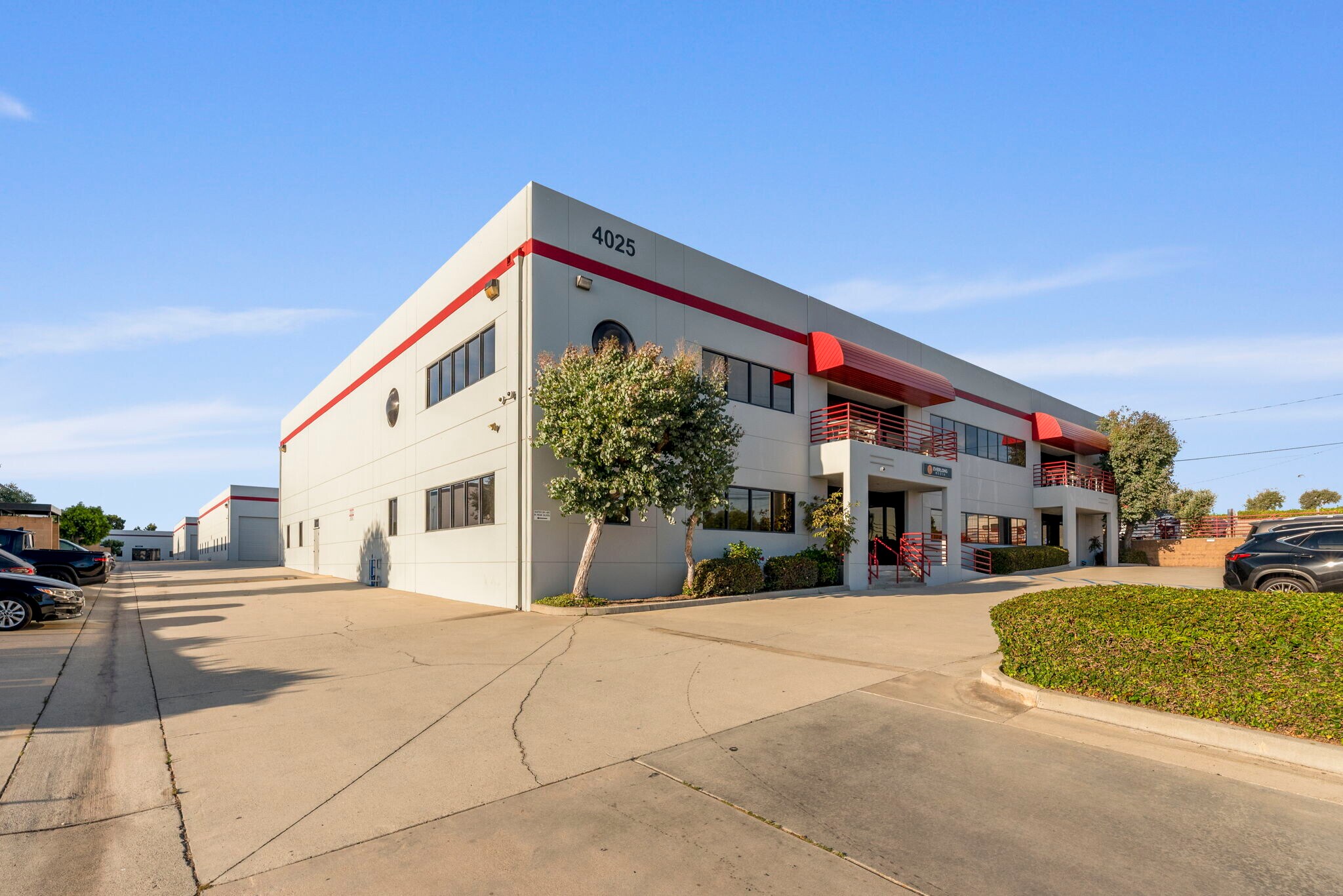 4025 Spencer St, Torrance, CA à louer Photo de l’immeuble– Image 1 sur 8