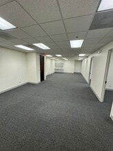 11300 4th St N, Saint Petersburg, FL à louer Photo intérieure– Image 2 sur 5