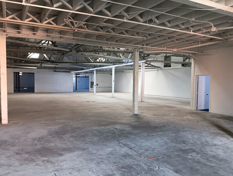 734 E 62nd St, Los Angeles, CA à louer - Photo intérieure – Image 3 sur 8
