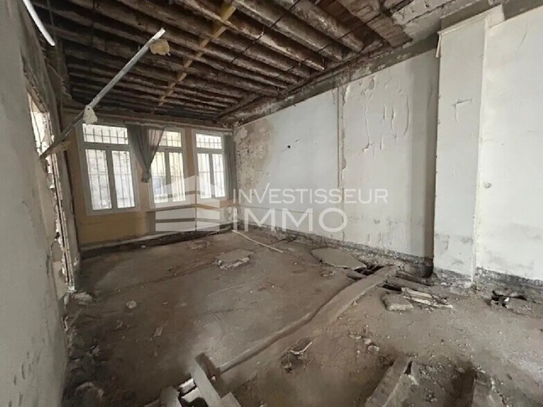 Local commercial dans Paris à vendre - Photo de l’immeuble – Image 2 sur 15