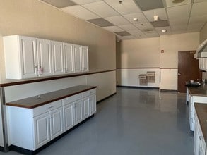 200 W Higham St, Saint Johns, MI à louer Photo intérieure– Image 2 sur 3