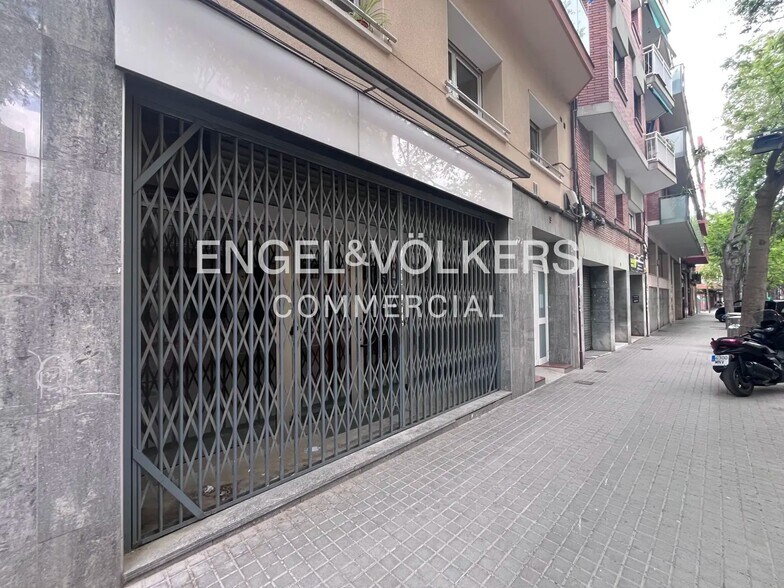 Immeuble residentiel dans Badalona, Barcelona à vendre - Photo de l’immeuble – Image 2 sur 3