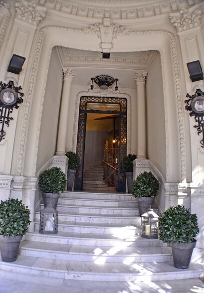 Calle Ferraz, 2, Madrid, Madrid à louer - Photo de l’immeuble – Image 3 sur 5