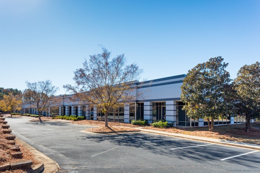 1130 Hurricane Shoals Rd, Lawrenceville, GA à louer - Photo de l’immeuble – Image 3 sur 15