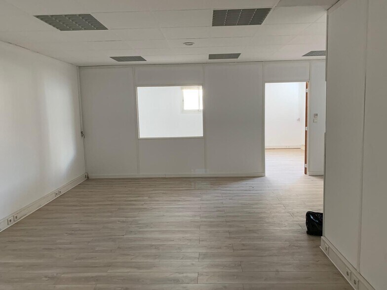 Bureau dans Marseille à louer - Photo de l’immeuble – Image 3 sur 9