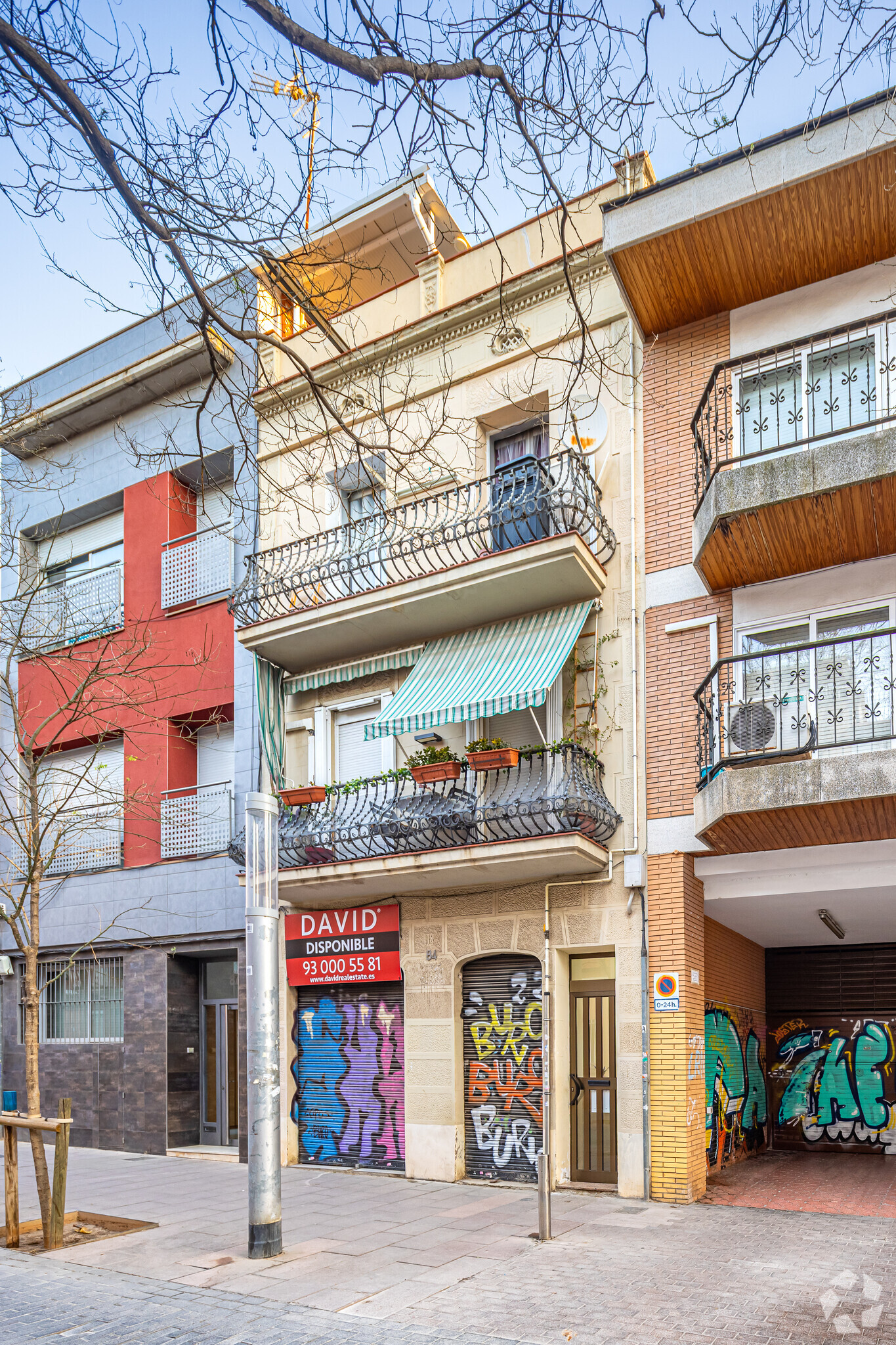 Immeuble residentiel dans Barcelone, Barcelona à vendre Photo principale– Image 1 sur 3