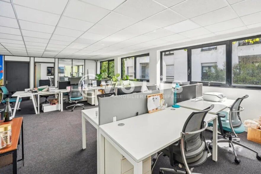 Bureau dans Boulogne-Billancourt à louer - Photo de l’immeuble – Image 3 sur 3