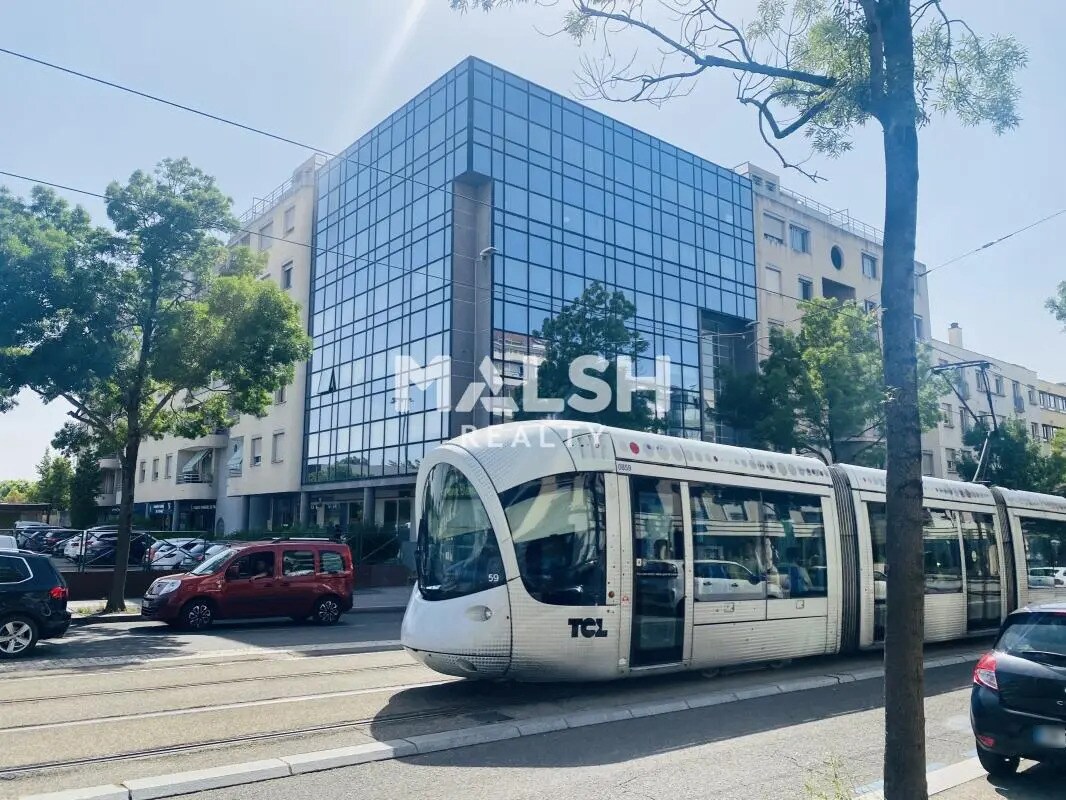 Bureau dans Bron à vendre Photo de l’immeuble– Image 1 sur 8