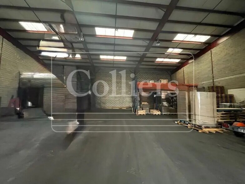 Bureau dans Aubagne à louer - Photo de l’immeuble – Image 2 sur 3