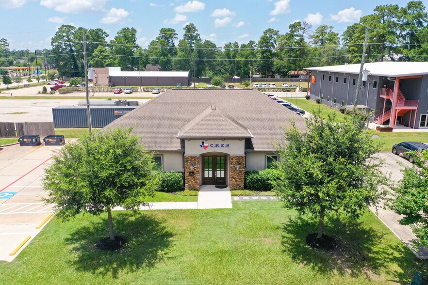 13715 Office Park Dr, Houston, TX à louer - Photo de l’immeuble – Image 1 sur 54