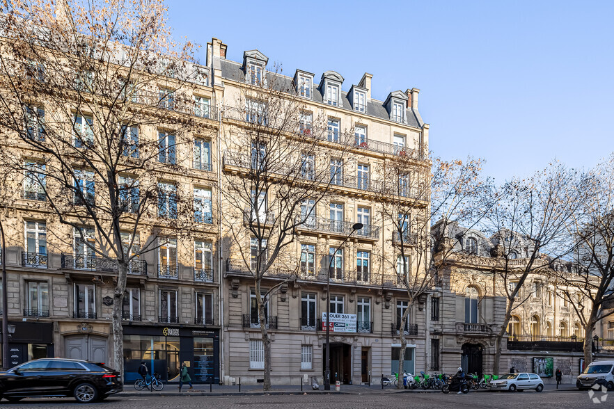 160 Boulevard Haussmann, Paris à louer - Photo de l’immeuble – Image 2 sur 4