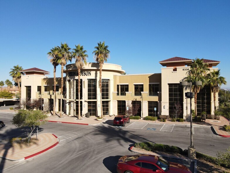 8330 W Sahara Ave, Las Vegas, NV à louer - Photo de l’immeuble – Image 2 sur 21