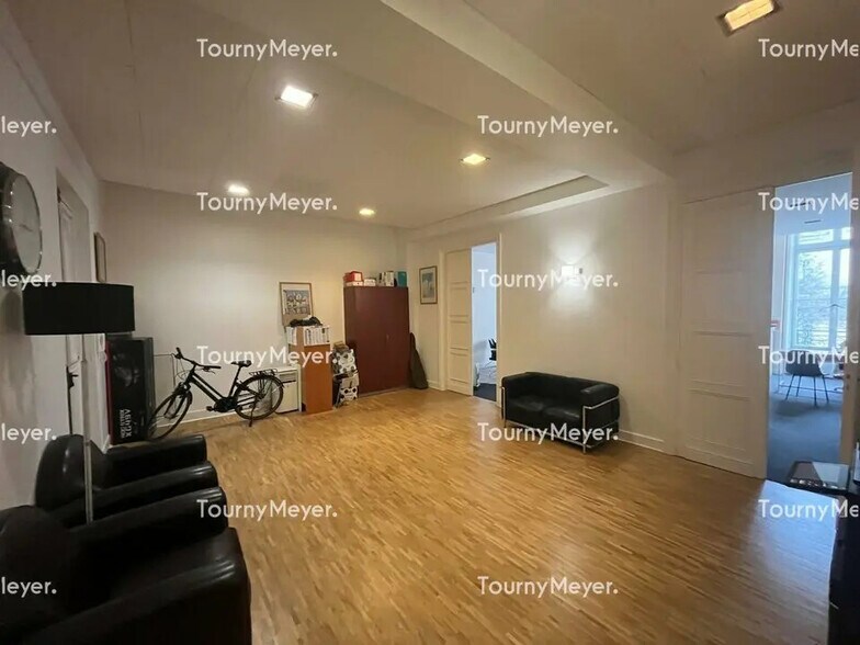 Bureau dans Bordeaux à louer - Photo de l’immeuble – Image 3 sur 7