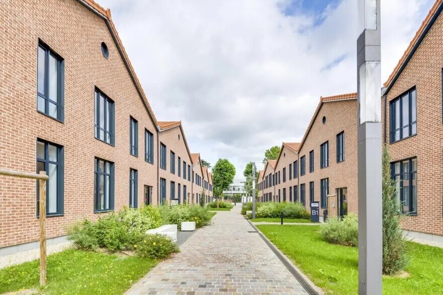 Bureau dans Argenteuil à louer - Photo de l’immeuble – Image 2 sur 7