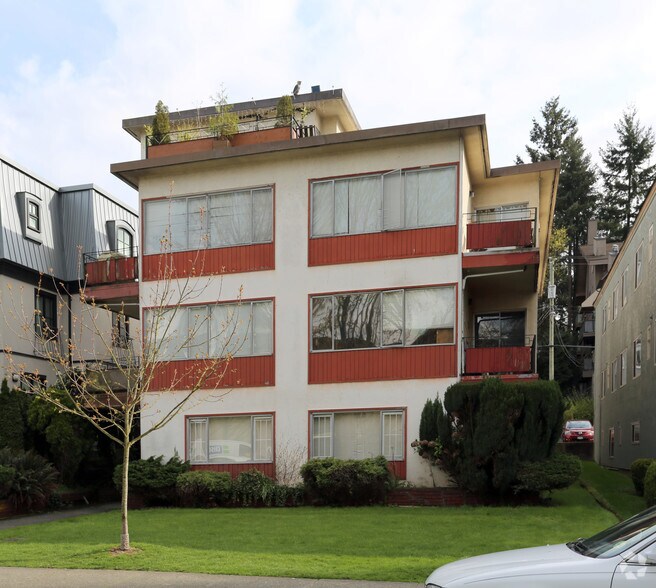 1316 W 14th Ave, Vancouver, BC à vendre - Photo de l’immeuble – Image 3 sur 3