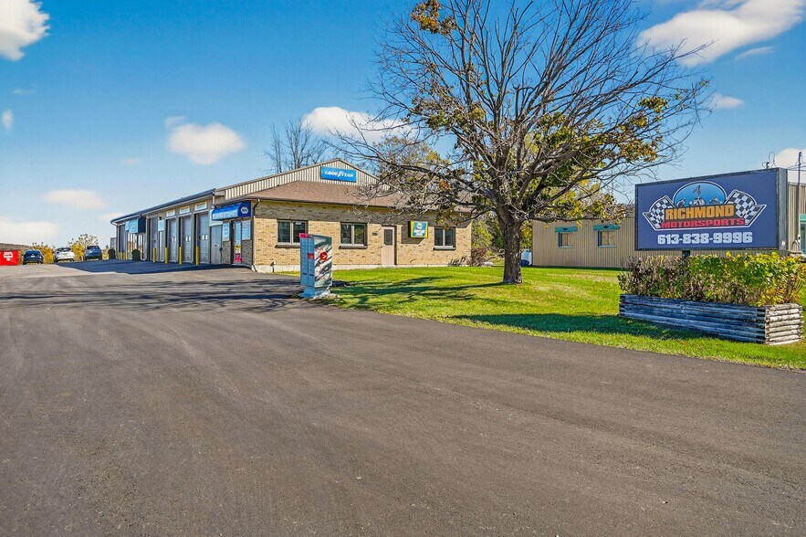 3835 Mcbean St, Richmond, ON à vendre - Photo de l’immeuble – Image 3 sur 26