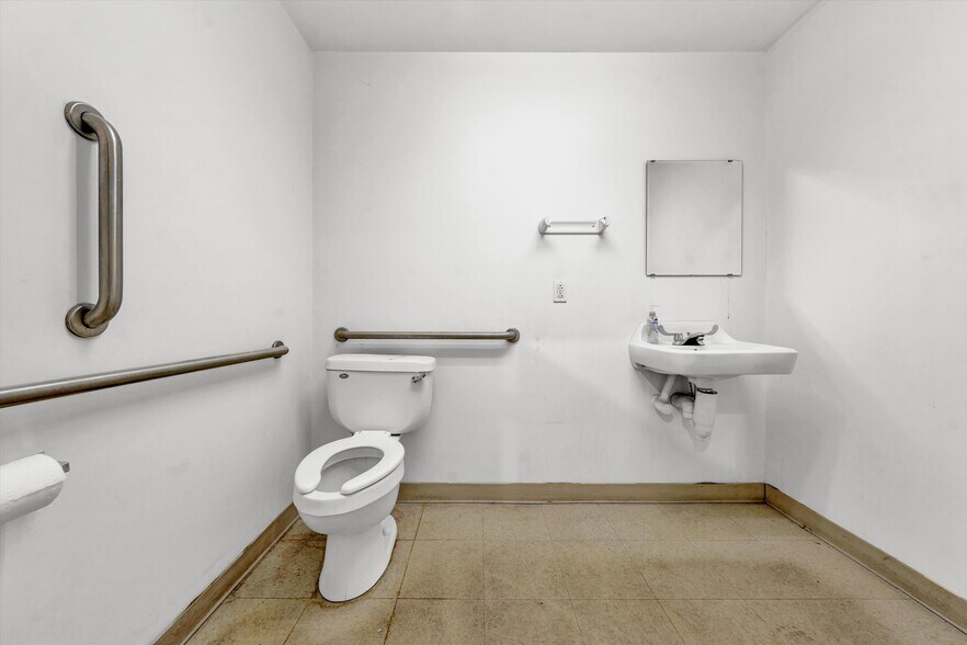 6530-6536 Commonwealth Dr, Roanoke, VA à louer - Photo intérieure – Image 3 sur 12