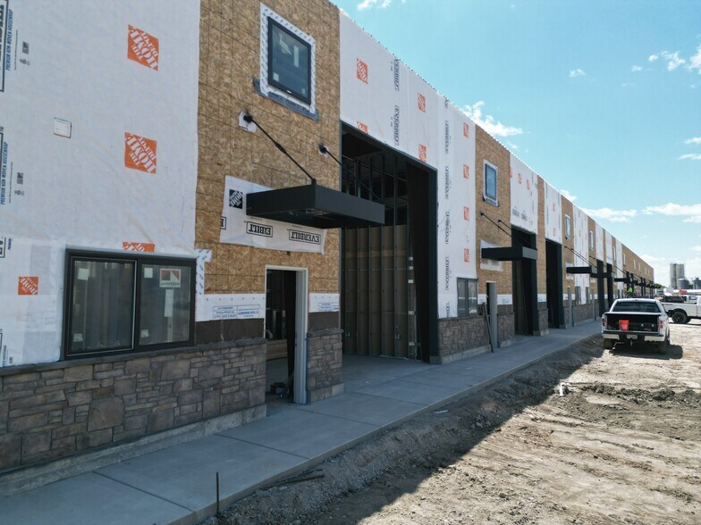 3015 W Directors Row, Salt Lake City, UT à louer - Photo de l’immeuble – Image 2 sur 22