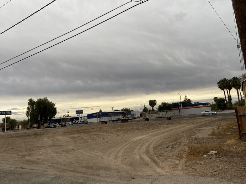 N Spring St, Blythe, CA à vendre - Photo de l’immeuble – Image 3 sur 4