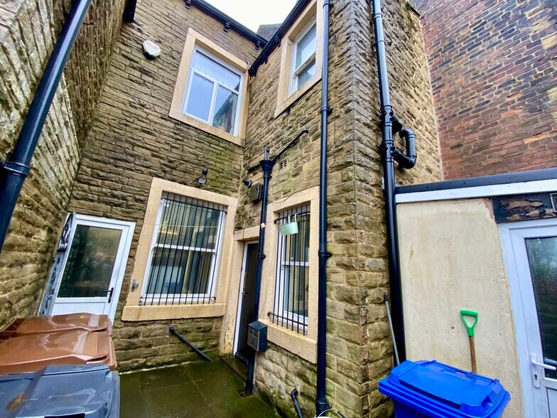 11 New Market St, Colne à vendre - Photo de l’immeuble – Image 2 sur 2