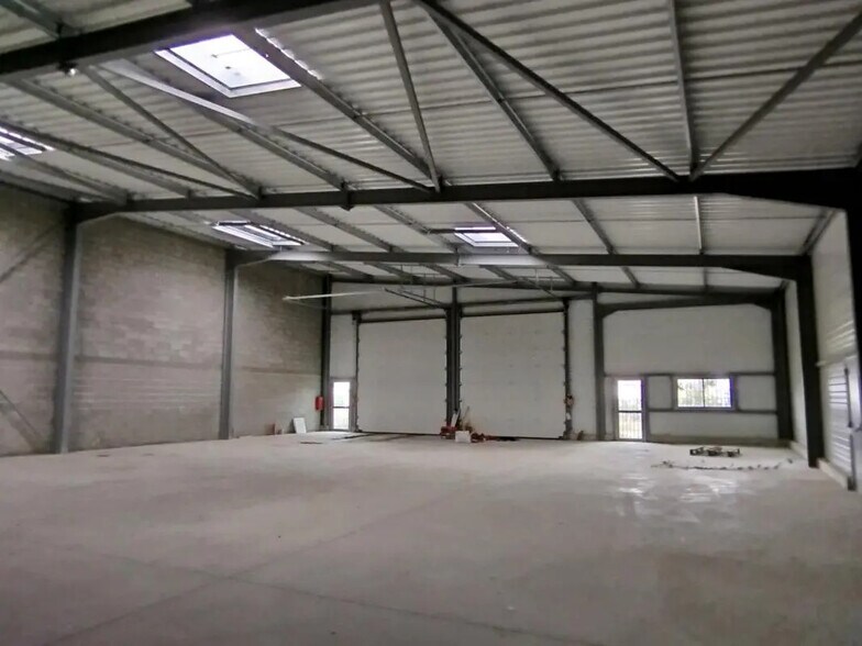 Local d’activités dans Colomiers à louer - Photo de l’immeuble – Image 1 sur 6