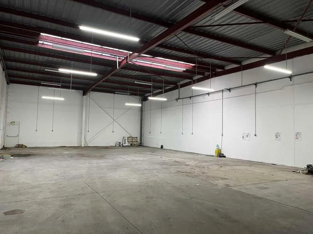 240 Rue Helene Boucher, Buc à louer Photo intérieure– Image 1 sur 3