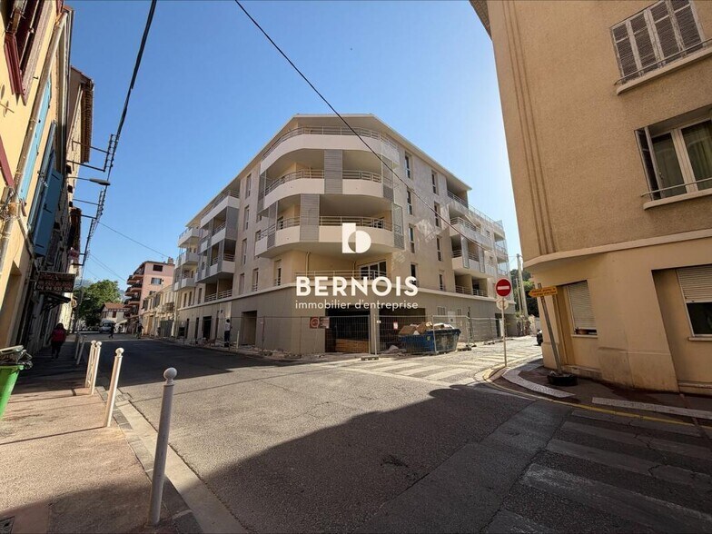 Local commercial dans Toulon à vendre - Photo de l’immeuble – Image 1 sur 4
