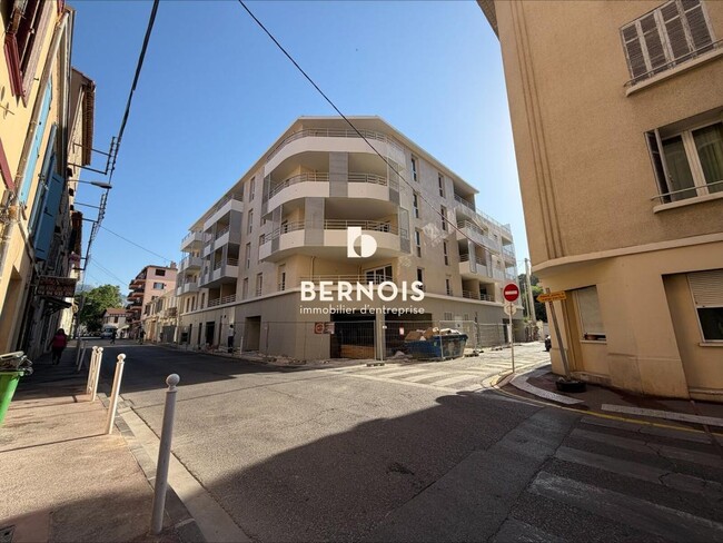 Plus de détails pour Local commercial à vendre