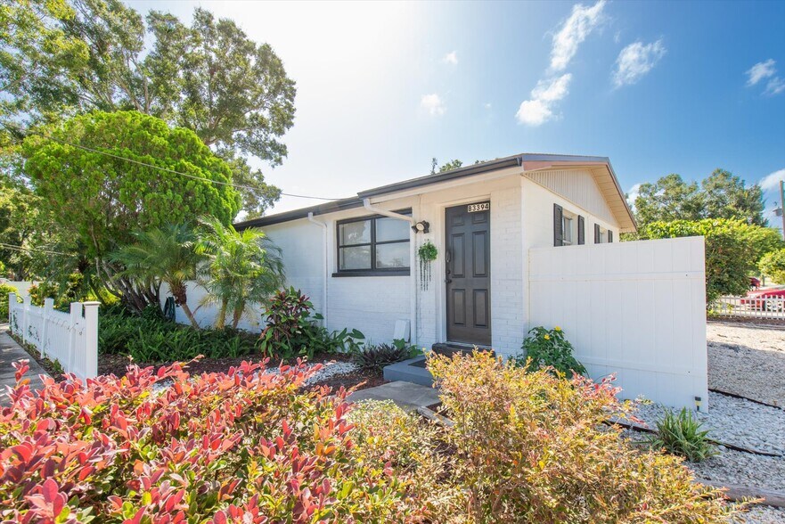 3394 74th Ave N, Saint Petersburg, FL à vendre - Photo principale – Image 1 sur 27