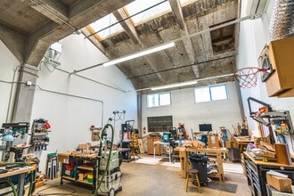 2744 E 11th St, Oakland, CA à louer Photo intérieure– Image 1 sur 6