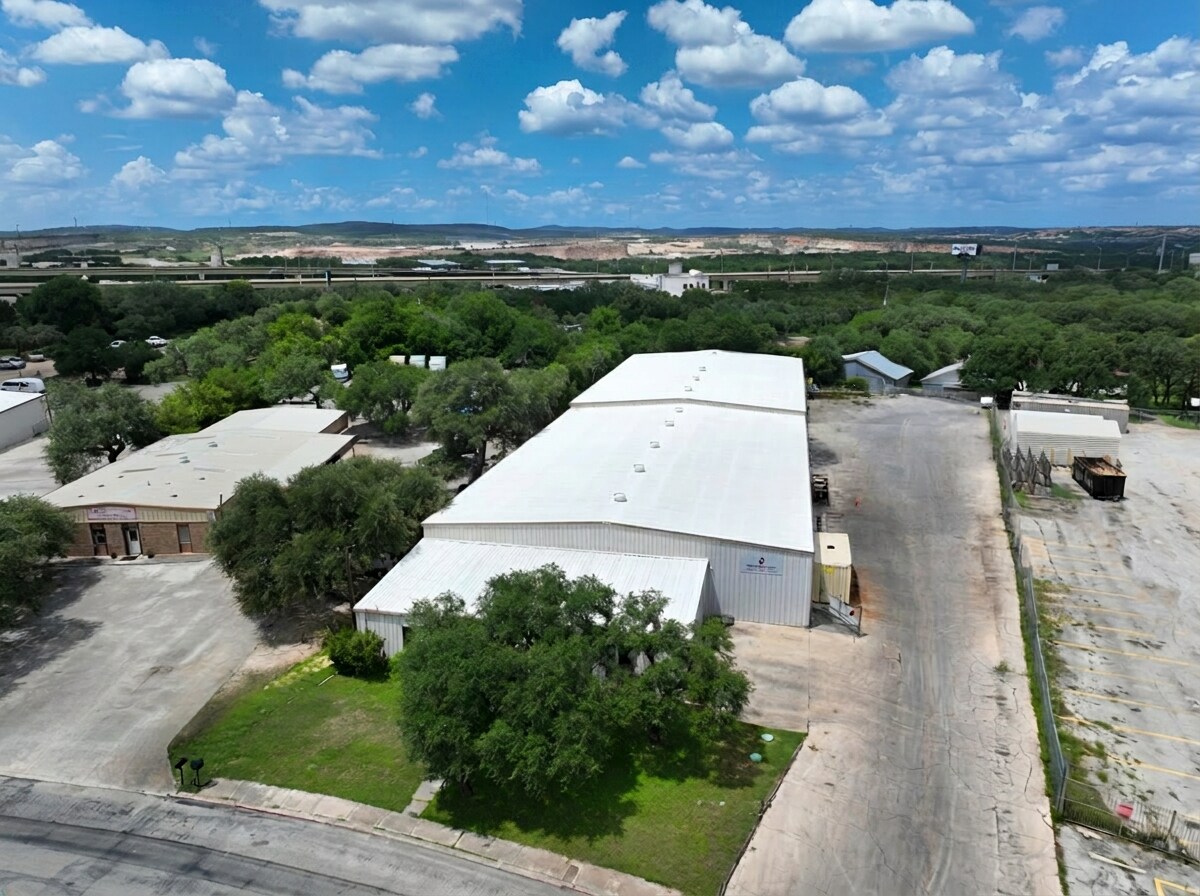 15501 Capital Port, San Antonio, TX à louer Photo de l’immeuble– Image 1 sur 7