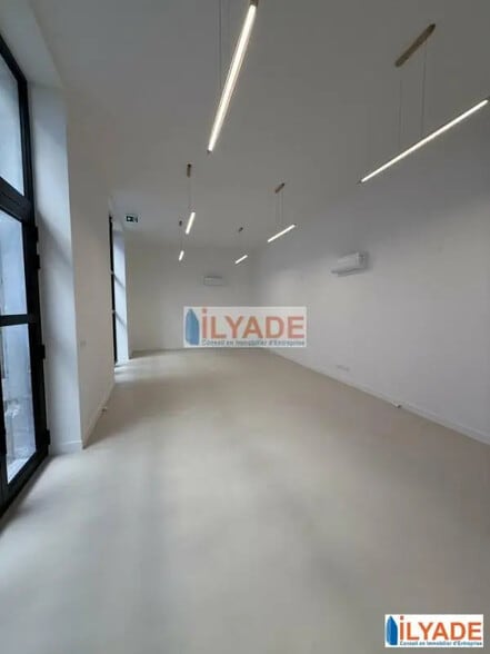 5 Rue Saint Jacques, Marseille à louer - Photo de l’immeuble – Image 1 sur 7