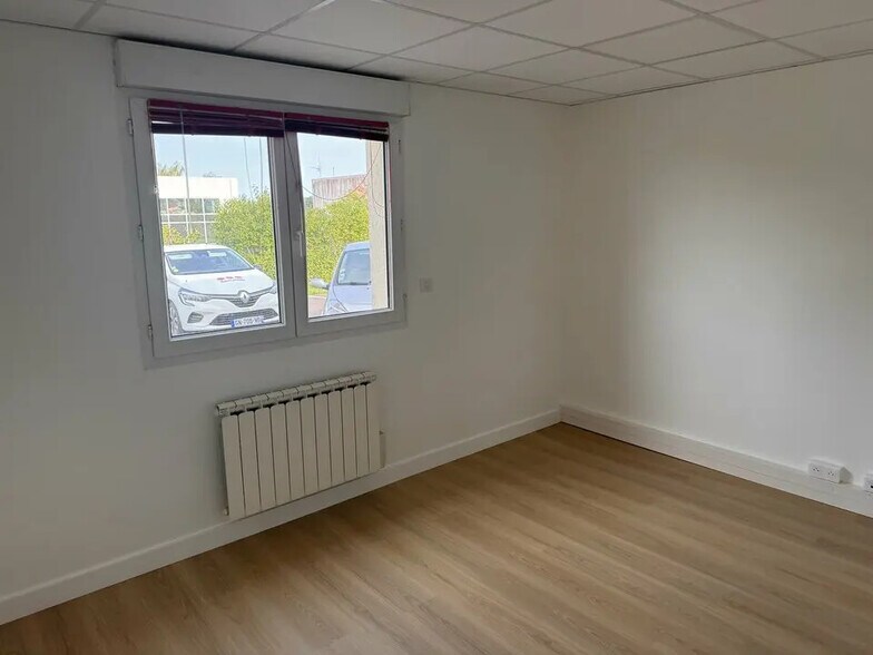 Bureau dans Évreux à louer - Photo de l’immeuble – Image 3 sur 10