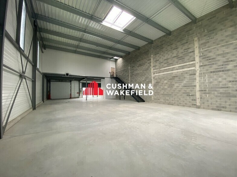 25 Rue Des Usines, Fenouillet à louer - Photo de l’immeuble – Image 2 sur 8