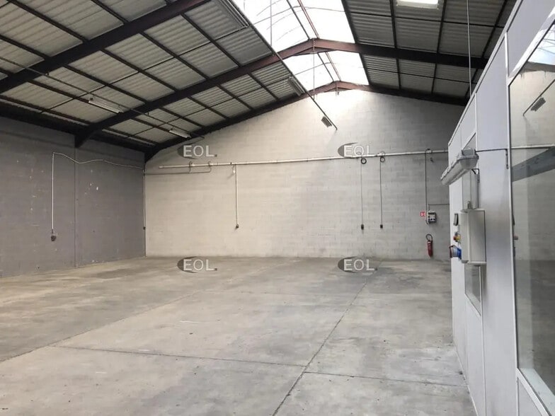 Local d’activités dans Brignais à louer - Photo intérieure – Image 2 sur 6